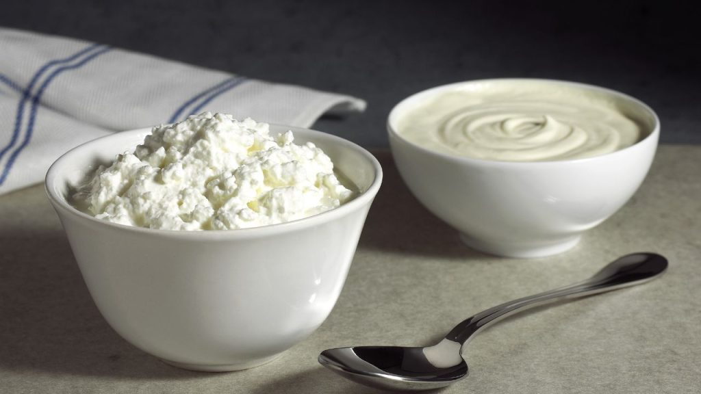 Is Heavy Cream Supposed To Be Chunky? [5 REASONS!] 